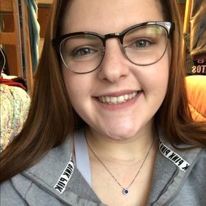 Meet your Posher, Tayah